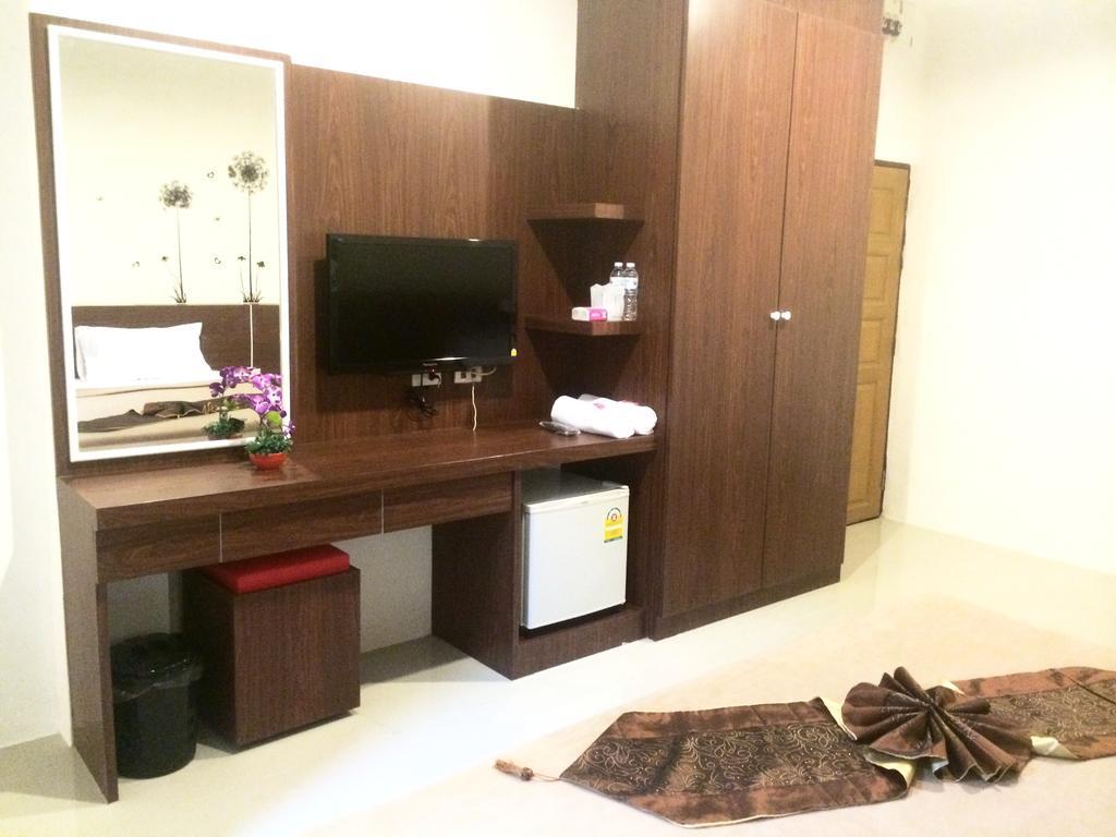 Phuthara Hostel Phuket Pokoj fotografie