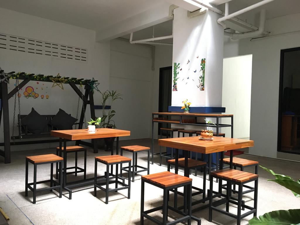 Phuthara Hostel Phuket Exteriér fotografie