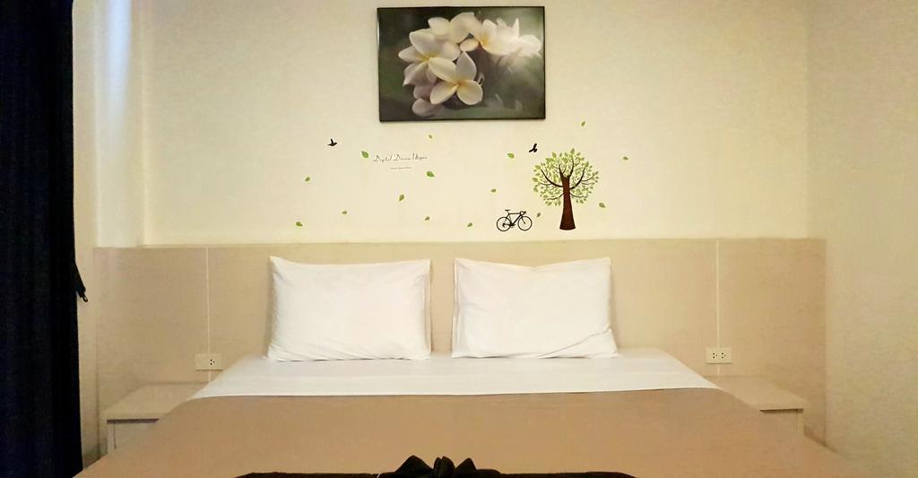 Phuthara Hostel Phuket Exteriér fotografie