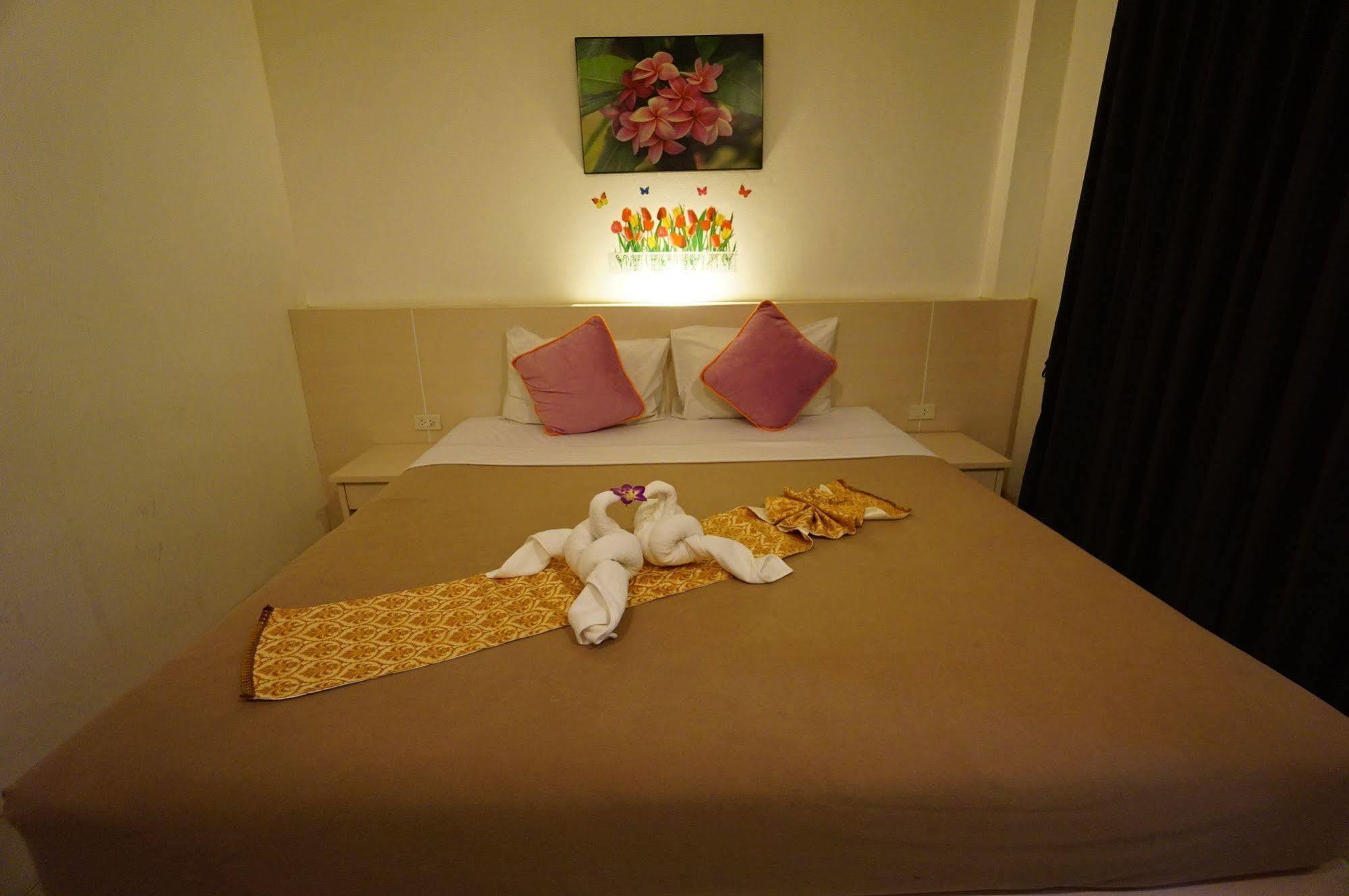 Phuthara Hostel Phuket Exteriér fotografie