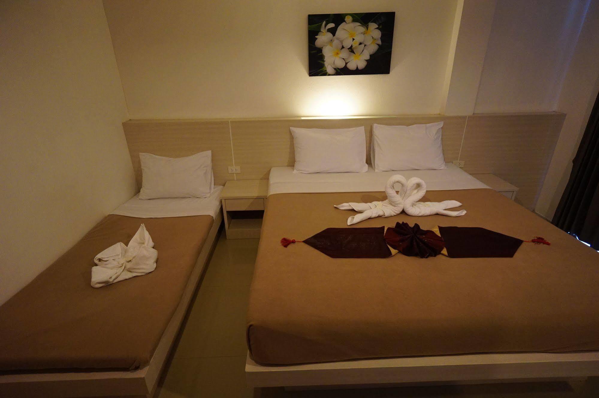 Phuthara Hostel Phuket Exteriér fotografie