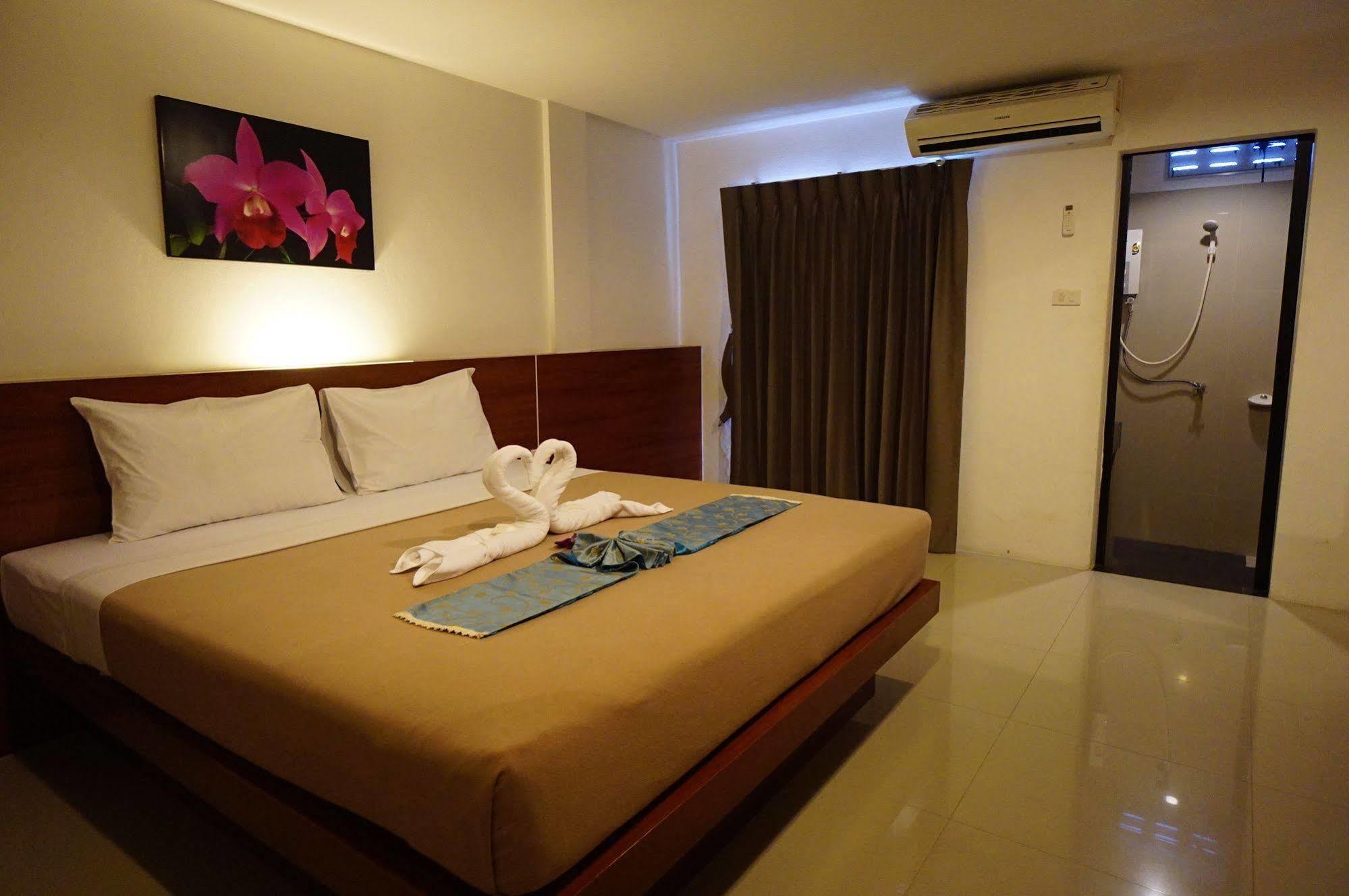 Phuthara Hostel Phuket Exteriér fotografie